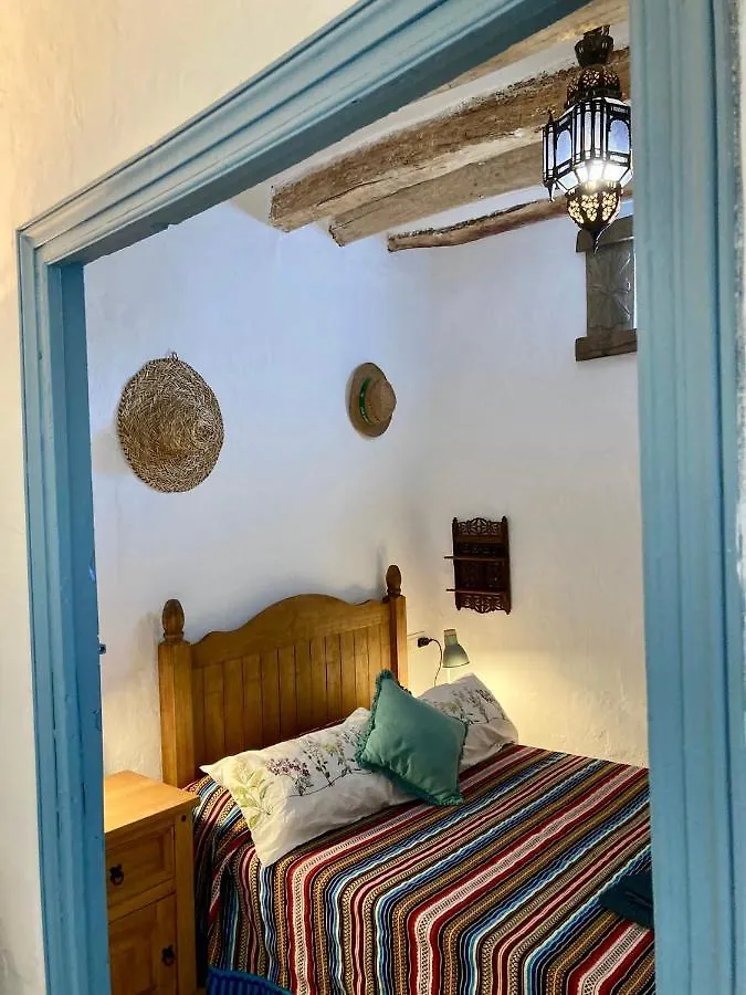 Casa Amigos Sorvilan - La Almendra Spain